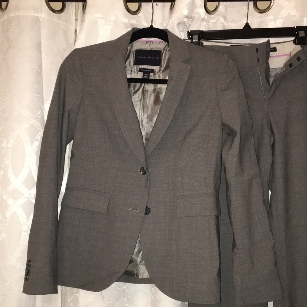 Banana Republic woman's grey pantsuit